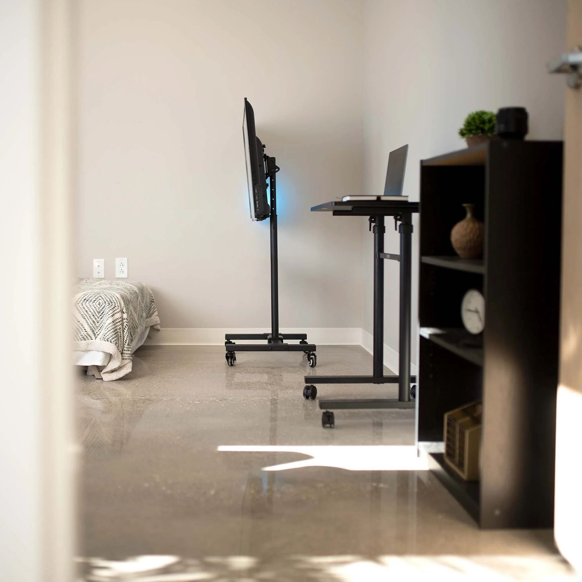 TV Cart for 13" to 50" Screens - Image 5