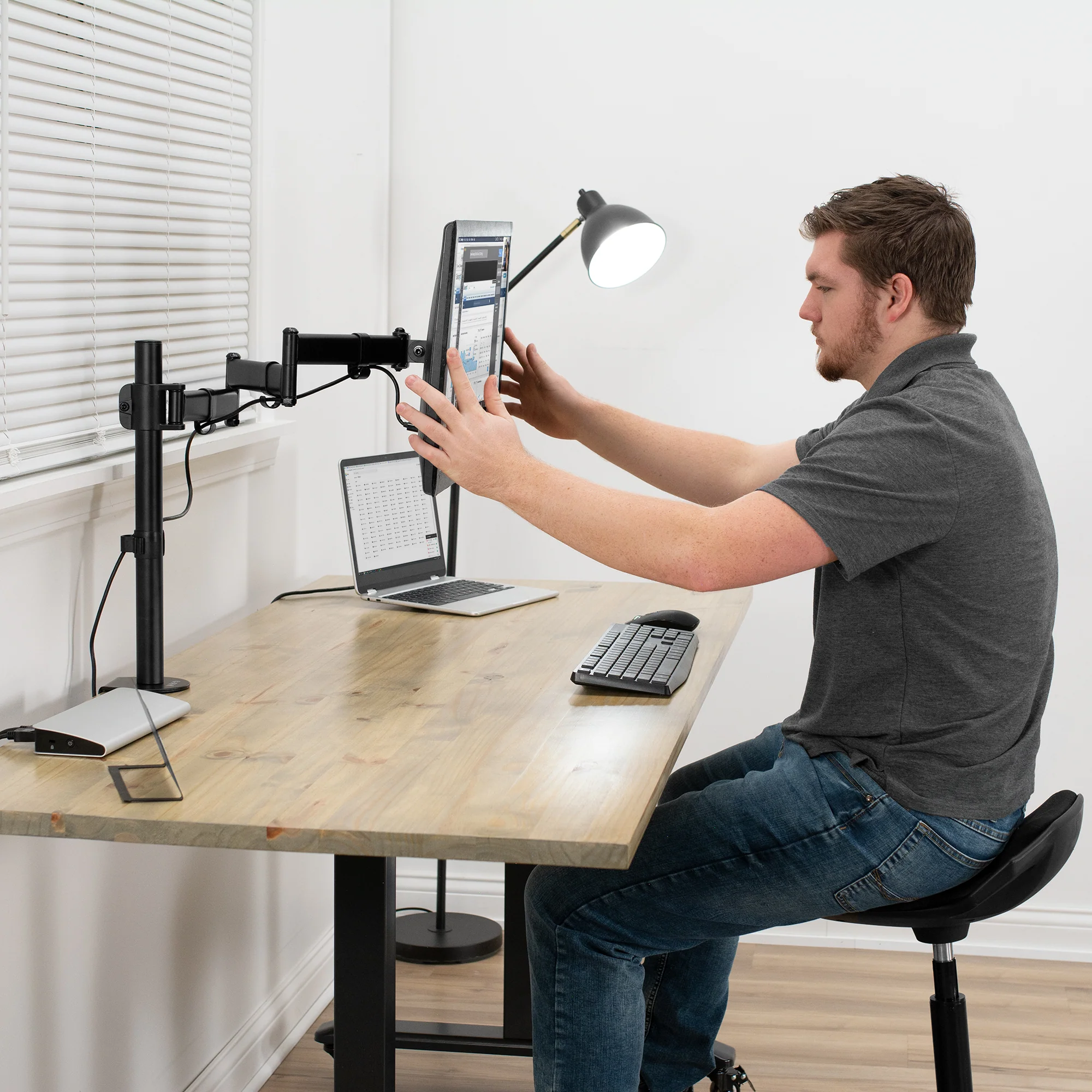 Single 13” to 32” Monitor Desk Mount with Extra Long Arm - Image 7